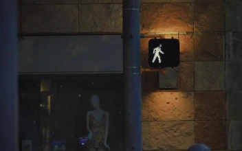 Stock Video Pedestrian Crossing Sign With Light On The Street At Christmas