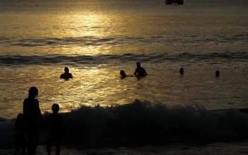 Stock Video People Silhouettes At The Beach