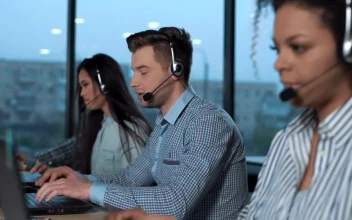 Stock Video People Working In A Call Center