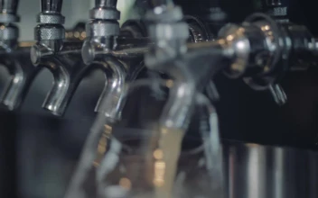 Video Stock Person Pouring Beer From A Machine Free