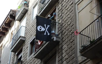 Video Stock Pirate Flag Hanging From A Balcony Free