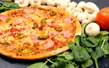 Video Stock Pizza With Mushrooms Free
