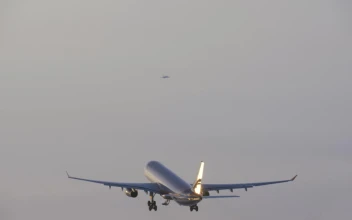 Video Stock Plane Landing Gear Going Up Free