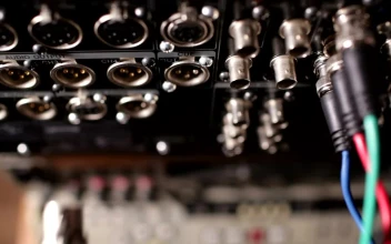 Video Stock Plugging In Cables To A Recorder Free