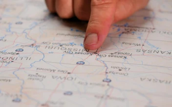 Video Stock Pointing A Line In The Us Territory On A Map Free