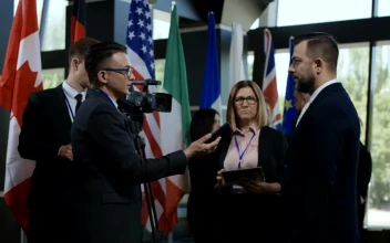 Video Stock Politician Asking Reporters Questions Free