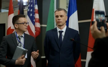 Video Stock Politician Giving An Interview To Reporters Free