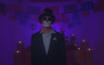 Video Stock Portrait Of A Catrin In Front Of An Altar Of Free