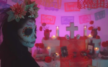Video Stock Portrait Of A Catrina Looking At The Camera Free
