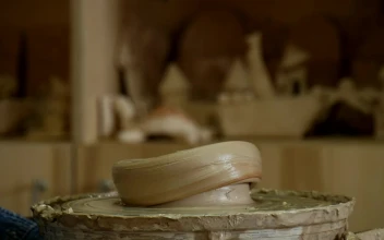 Video Stock Pottery Wheel Starting To Spin Free