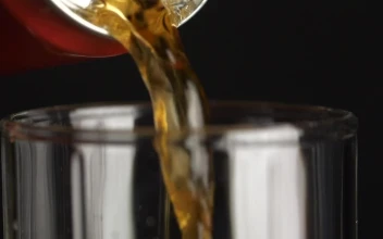 Video Stock Pouring A Can Of Soda Into A Glass Free