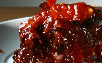 Video Stock Pouring Barbecue Sauce In Slow Motion Free