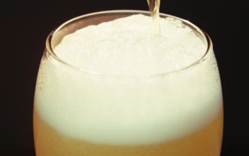 Video Stock Pouring Beer With Lots Of Foam Free