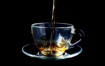 Video Stock Pouring Tea Into A Glass Cup Free