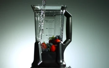 Video Stock Pouring Water Into Blender With Fruit Free