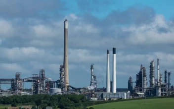 Video Stock Power Plant Seen From Afar Free