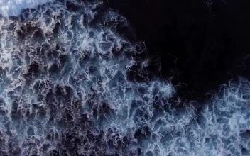 Video Stock Powerful Sea Waves Free