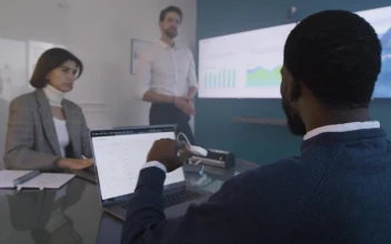 Video Stock Presentation In A Business Meeting Room Free