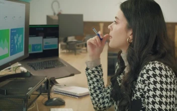Video Stock Professional Woman Working On A Computer Free