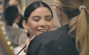 Video Stock Putting Makeup On A Bride In Front Of A Mirror Free