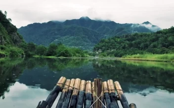 Video Stock Raft Going Slowly Down A River Free