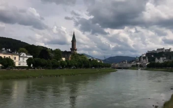 Free Stock Video River Crossing A Town On A Cloudy Day