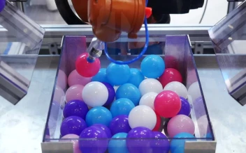 Free Stock Video Robotic Arm Moving Balls