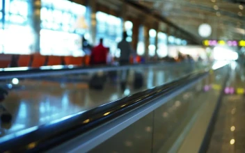 Free Stock Video Rolling Corridor At An Airport