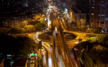 Free Stock Video Roundabout With Fast Motion Traffic