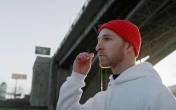 Free Stock Video Runner Preparing To Workout Through The City