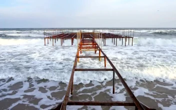 Free Stock Video Rusty And Old Abandoned Pier