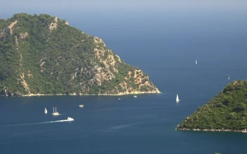 Free Stock Video Sailing Boats Traffic In The Ocean