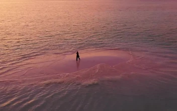 Free Stock Video Sandbar Island In The Middle Of The Sea At Sunset