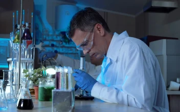 Free Stock Video Scientist Working With A Microscope In The Lab