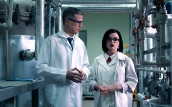 Free Stock Video Scientists Talking In The Laboratory