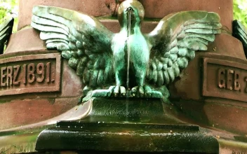 Free Stock Video Sculpture Of A Bird In A Fountain