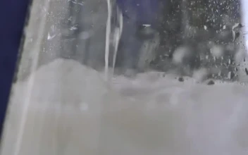 Free Stock Video Serving Tonic In A Glass