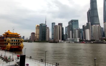 Free Stock Video Shanghai River And The Cityscape Pan Up