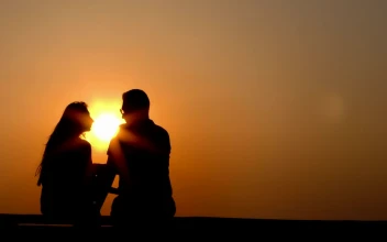 Free Stock Video Silhouette Of Lovers At Sunset Static Shot