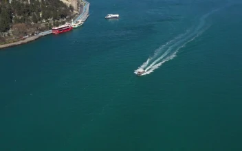 Free Video Stock Small Boat Moving Quickly