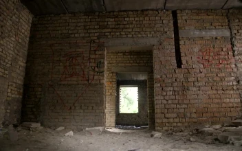Free Video Stock Soldiers Clearing A Room