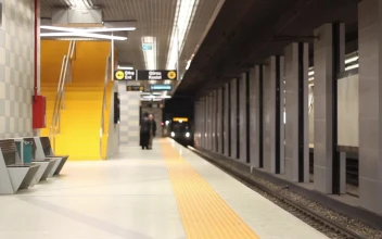 Free Video Stock Subway Train Arriving At An Underground Station