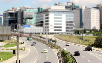 Free Video Stock Sunny City Road Tilt Shift Shot