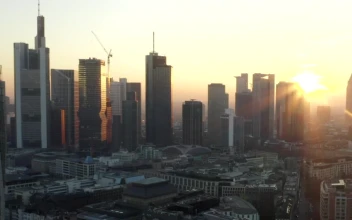 Free Video Stock Sunrise Behind The Buildings Of Frankfurt
