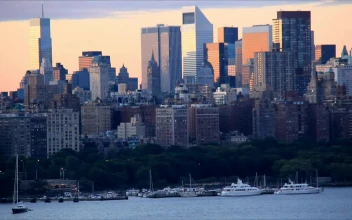 Free Video Stock sunrise over a small harbor