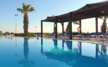 Free Video Stock swimming pool in the breeze