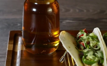 Free Video Stock tacos with chicken and peppers