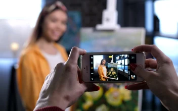 Free Video Stock taking a photo of an painter