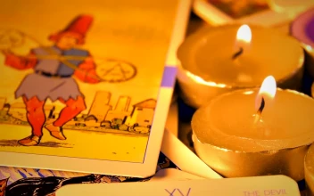 Free Video Stock tarot cards and candles