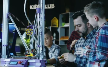 Free Video Stock teacher explaining how  d printing works